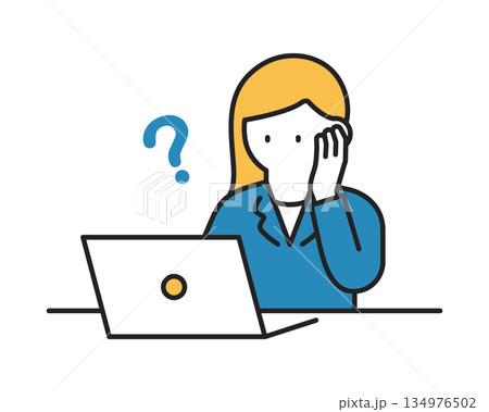 ノートパソコンを操作するスーツを着た女性ー考える・疑問　カラー 134976502