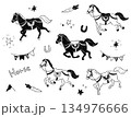 可愛い馬のイラストセット 走る姿と小物の手書き線画・モノクロ素材 134976666