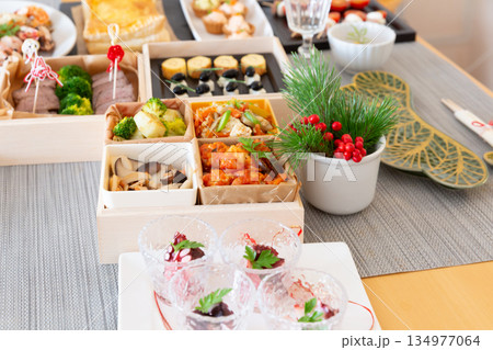 手作り洋風おせち料理 イタリアンおせち お正月 テーブルセッティング 134977064
