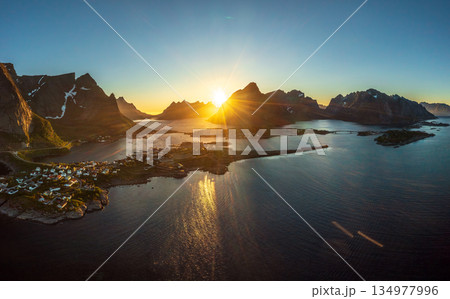 Lofoten is an archipelago in the county of Nordland, Norway. 134977996