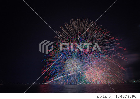 夜空に打ちあがる花火23 夜空に打ちあがる花火23 134978396