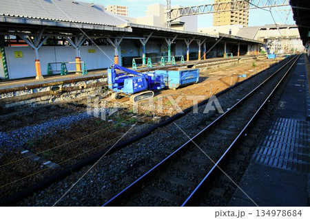高架化に向け解体工事が進みつつある… 『春日部駅』旧1番線ホーム 高架化に向け解体工事が進みつつある… 『春日部駅』旧1番線ホーム 134978684
