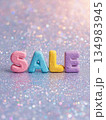 カラフルなSALEの文字 134983945