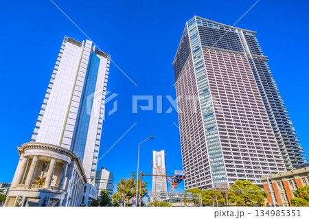 日本の横浜都市景観 旧横浜銀行本店別館や横浜ランドマークタワー、ザ・タワー横浜北仲などを望む… 日本の横浜都市景観 旧横浜銀行本店別館や横浜ランドマークタワー、ザ・タワー横浜北仲などを望む… 134985351