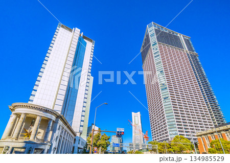 日本の横浜都市景観 横浜アイランドタワーや横浜ランドマークタワー、ザ・タワー横浜北仲などを望む… 日本の横浜都市景観 横浜アイランドタワーや横浜ランドマークタワー、ザ・タワー横浜北仲などを望む… 134985529
