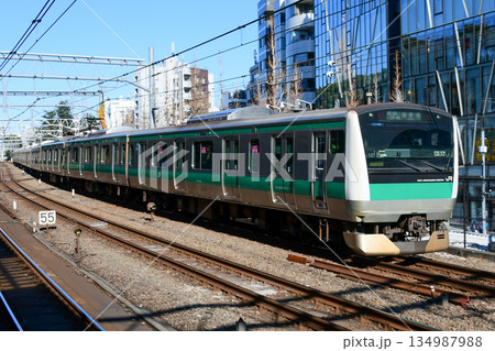 E233系7000番台ハエ127編成埼京線 相鉄線直通海老名行 E233系7000番台ハエ127編成埼京線 相鉄線直通海老名行 134987988