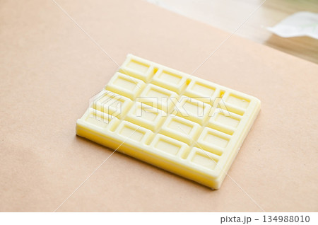 ホワイトチョコレートの代替食品 ホワイトチョコレートの代替食品 134988010