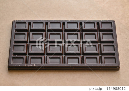 ブラックチョコレートの代替食品 134988012