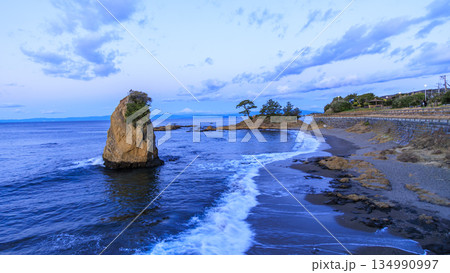 朝の立石公園の冬 134990997