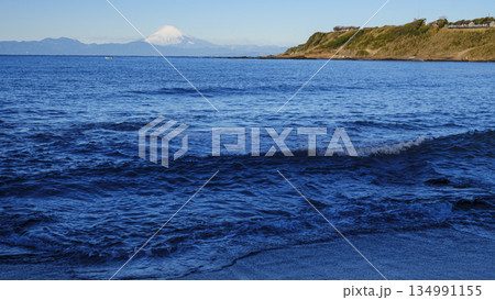 和田長浜からみた富士山 134991155