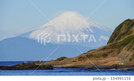 和田長浜からみた富士山 134991158
