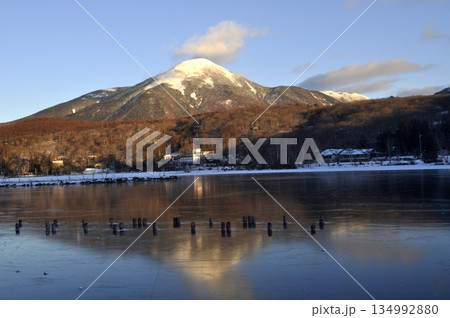 冬の長野県北八ヶ岳 冬の長野県北八ヶ岳 134992880