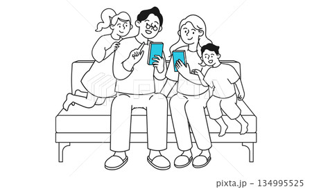 スマートフォンで相談や情報共有をする家族の線画イラスト 日常生活とデジタルサービスを描いた人物表現 スマートフォンで相談や情報共有をする家族の線画イラスト 日常生活とデジタルサービスを描いた人物表現 134995525