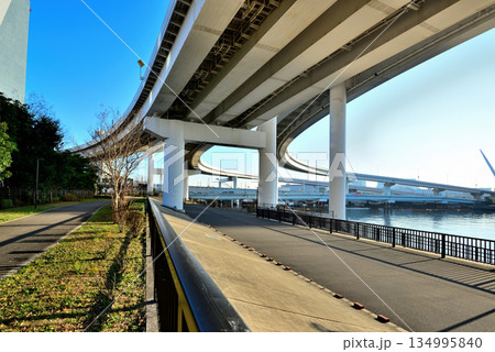東京お台場　首都高速湾岸線　有明ジャンクション 134995840
