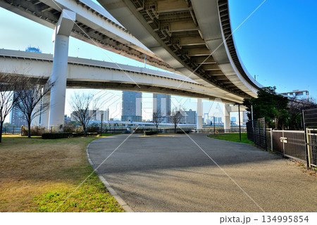 東京お台場　首都高速湾岸線　有明ジャンクション 134995854