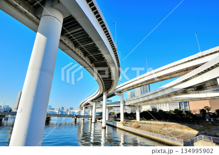 東京お台場 首都高速湾岸線 有明ジャンクション 東京お台場 首都高速湾岸線 有明ジャンクション 134995902