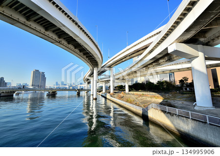東京お台場 首都高速湾岸線 有明ジャンクション 東京お台場 首都高速湾岸線 有明ジャンクション 134995906