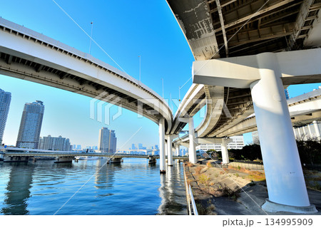 東京お台場　首都高速湾岸線　有明ジャンクション 134995909