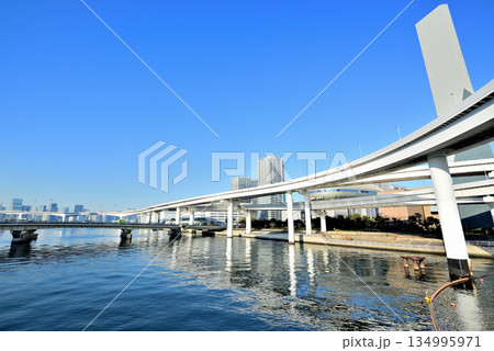 東京お台場　首都高速湾岸線　有明ジャンクション 134995971