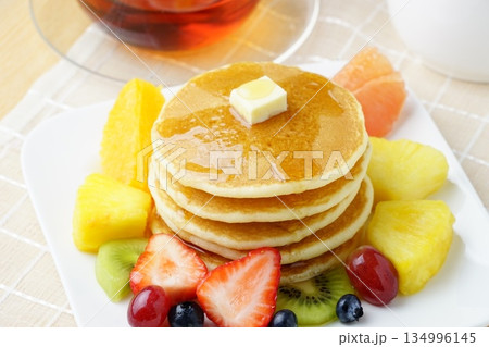 フルーツパンケーキ 134996145