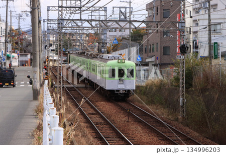 神戸電鉄 山の街駅付近を走る電車 神戸電鉄 山の街駅付近を走る電車 134996203