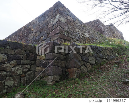 米子城跡の石垣 米子城跡の石垣 134996287
