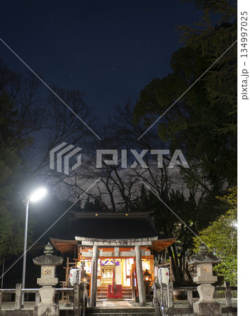 御扉が開けられた元旦の稲荷神社 御扉が開けられた元旦の稲荷神社 134997025