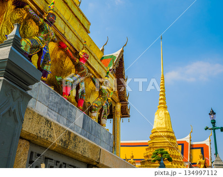 ワット・プラケオの寺院　タイのバンコク 134997112