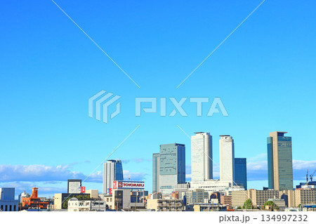 愛知県名古屋市、名古屋駅前超高層ビル群の風景 134997232