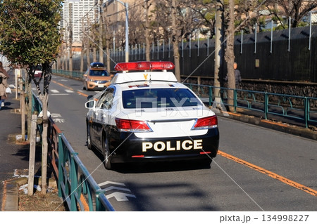 パトロールカー 134998227