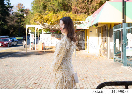 紅葉ポートレート 134999088