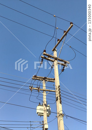 Huge and several electric and communication wires  135000340