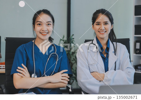 Portrait of two dedicated doctors 135002671