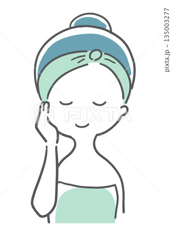 スキンケアをする女性 135003277