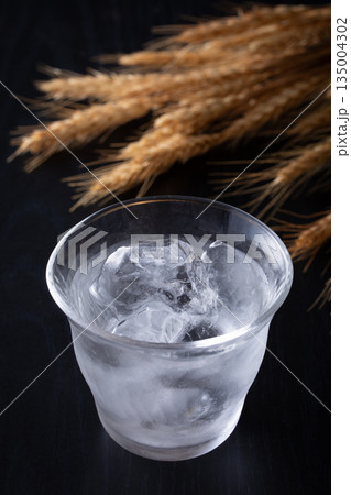 麦焼酎のロック 135004302