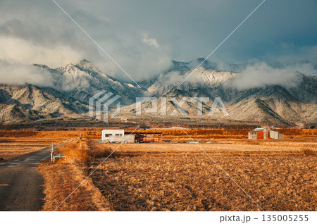 朝を迎えた安曇野【北安曇郡池田町】 135005255