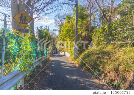 郊外の通学路 郊外の通学路 135005753
