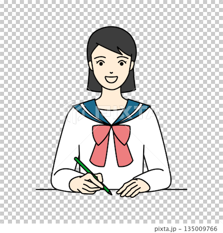 白いセーラー服姿で笑顔で机に向かい勉強する女子高生 135009766