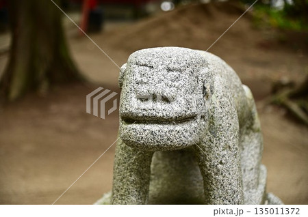 ユニークな顔の狛犬がいる盛岡天満宮 135011372