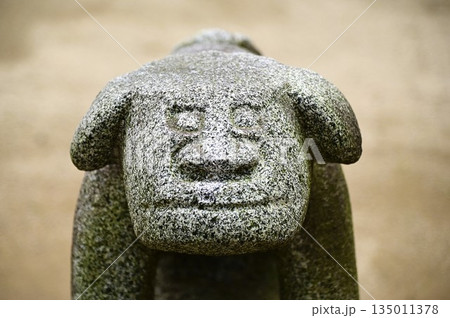 ユニークな顔の狛犬がいる盛岡天満宮 135011378