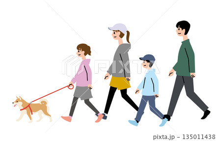 カジュアルな服装で柴犬の散歩をする4人家族 カジュアルな服装で柴犬の散歩をする4人家族 135011438