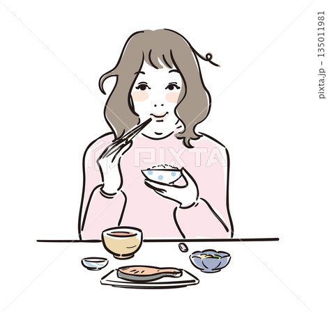 朝ごはんを食べる可愛い女性　和食 135011981