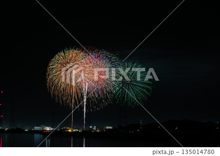 田原市の渥美半島花火大会の風景(愛知県) 135014780