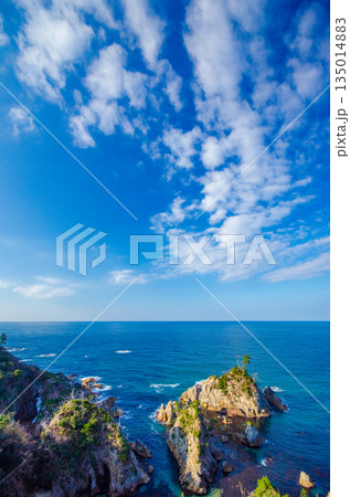 鳥取県岩美町 山陰海岸海域公園 城原海岸 鳥取県岩美町 山陰海岸海域公園 城原海岸 135014883