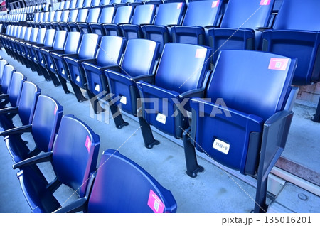 ヨドコウ桜スタジアムの観客席 135016201