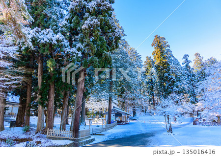 雪の平泉を歩く 雪の平泉を歩く 135016416