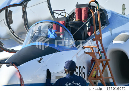 地上のブルーインパルス 135016972