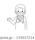 マスク姿の聴診器を下げた白衣の男性が片手で案内や説明をしている上半身の白黒線画イラスト 135017214