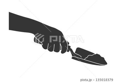 園芸用スコップを持つ手のシルエットアイコン 135018379
