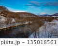 尻別川と羊蹄山 135018561